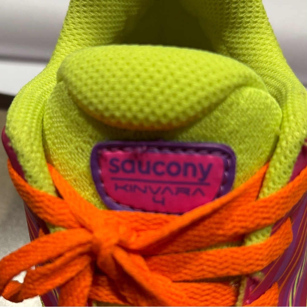 Saucony Kinvara 4 Women’s Size 5.5 Running Shoes Neon Pink Yellow Orange - Picture 8 of 8